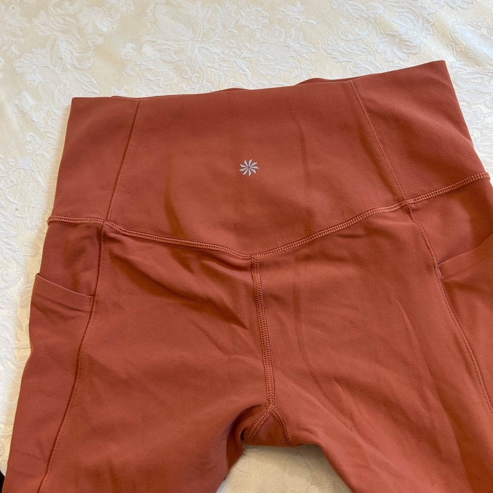 Athleta Etruscan Red  Leggings and Etruscan Red Purana wrap - Picture 4 of 10